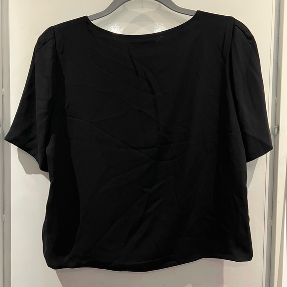 Aritzia Babaton Loose Fit V Neck - Picture 2 of 3